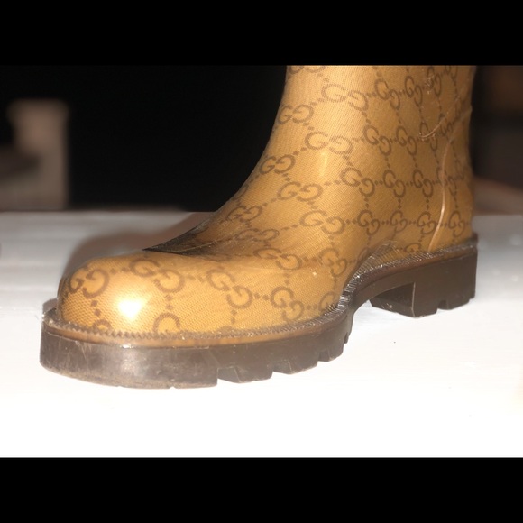 Original GUCCI rain boots.